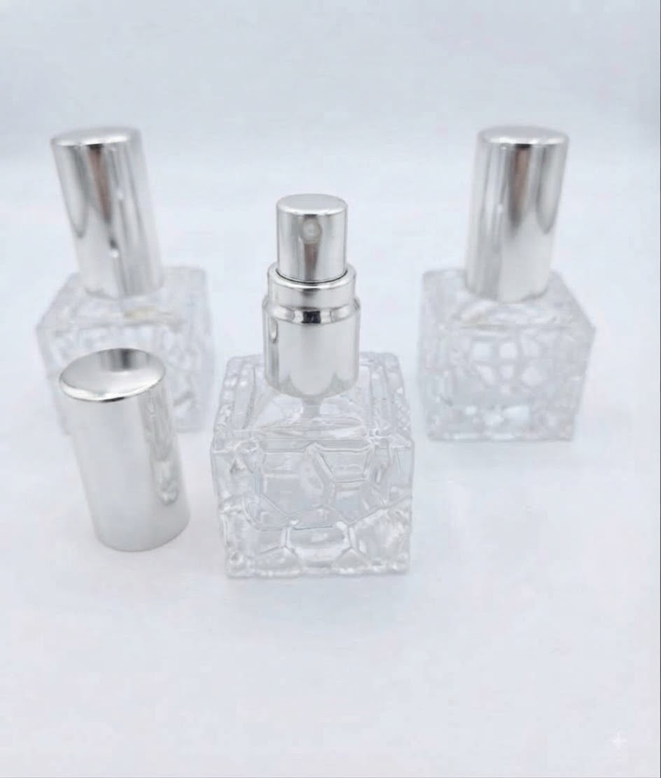 KARE DESENLİ SPREY ŞİŞE  METAL VALF KAPAK GÜMÜŞ